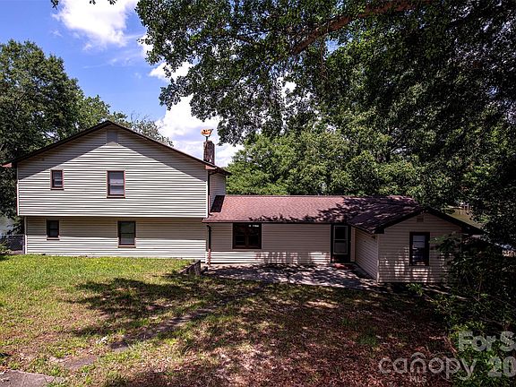 3rd image of 15722 Rhinehill Rd