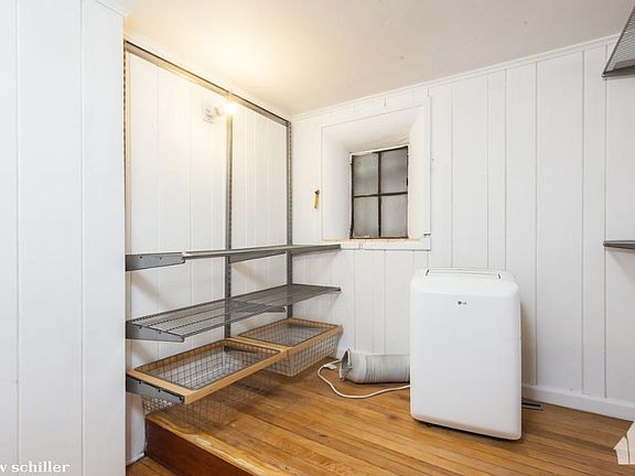 4th image of 156 W Schiller St #415