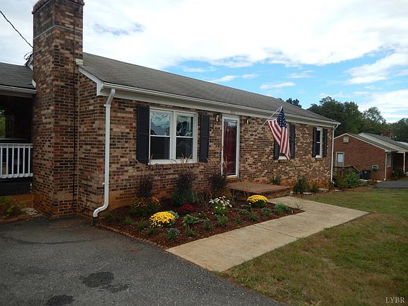 2nd image of 207 Maple Hills Dr