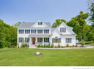 35 Tall Timbers Rd, Middletown, CT 06457