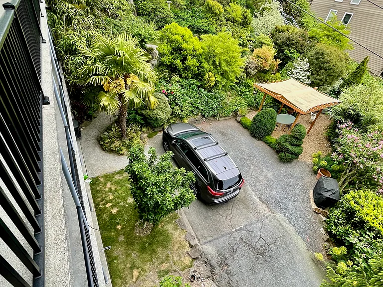 Apt 7 parking spot near front door and in middle of gardens