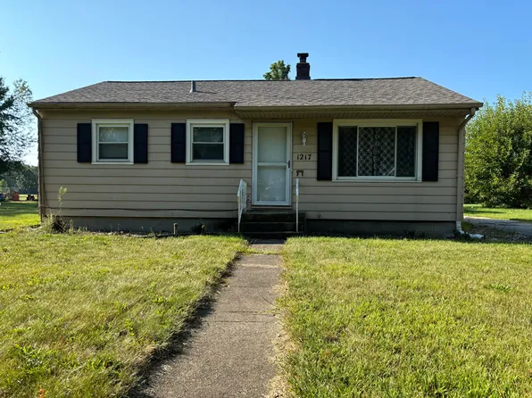 1217 W 63rd Ave, Merrillville, IN 46410