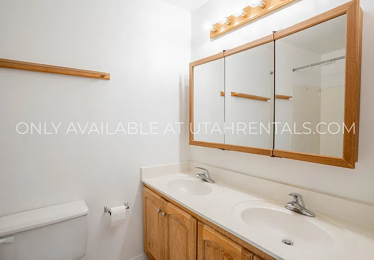 909 N 500 W #12 — Photo 8