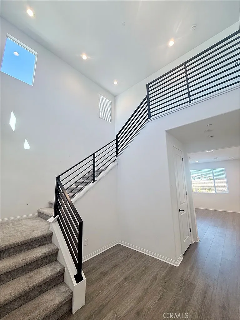4 bed, 2780 sqft, $3,600 — Photo 2