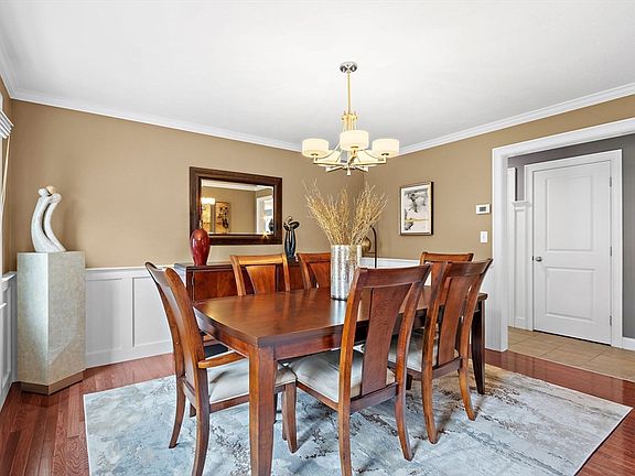 5th image of 138 Fir Hill Ln
