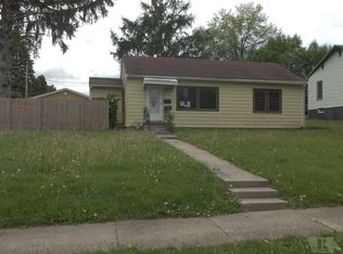 911 May St, Marshalltown, IA 50158