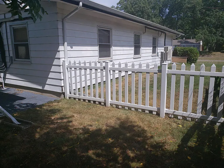 1009 N Twyckenham Dr — Photo 16