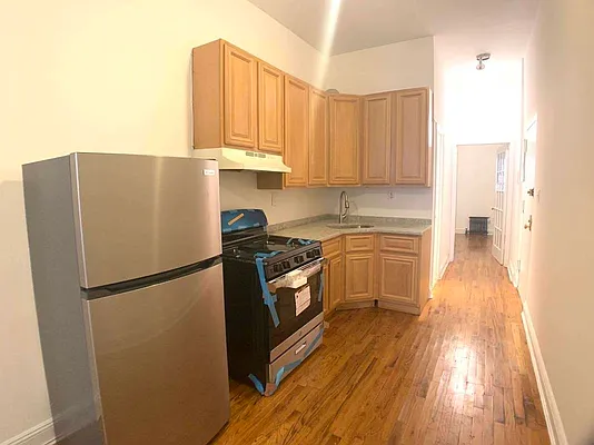 Rented by Tapiro Realty | media 6