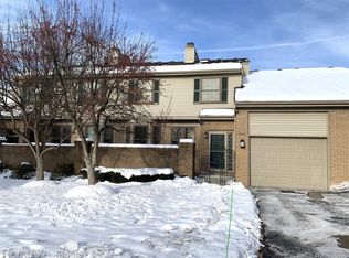 29424 Regents Pointe #62, Farmington, MI 48331