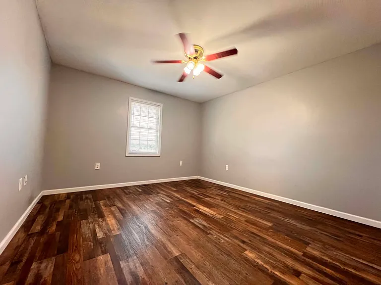 1701A Pleasant St — Photo 13
