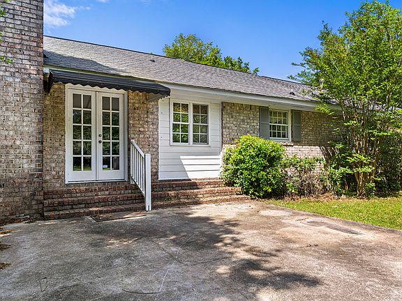 3rd image of 3093 Jackson Dr