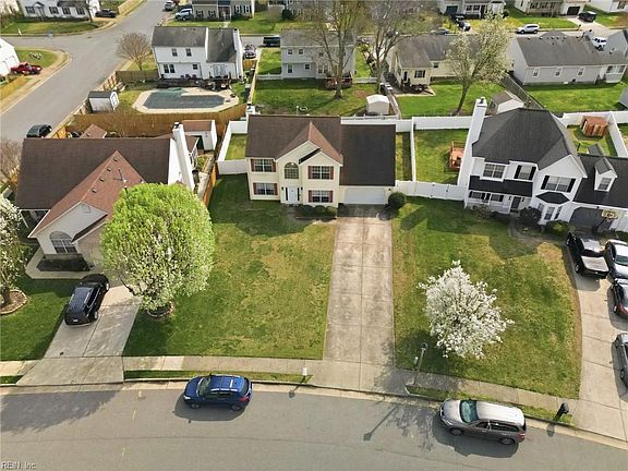 2nd image of 827 Sheffield St