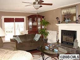4th image of 1409 Shady Bark Dr