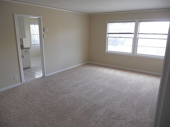 3rd image of 19 Highland Ave APT 1