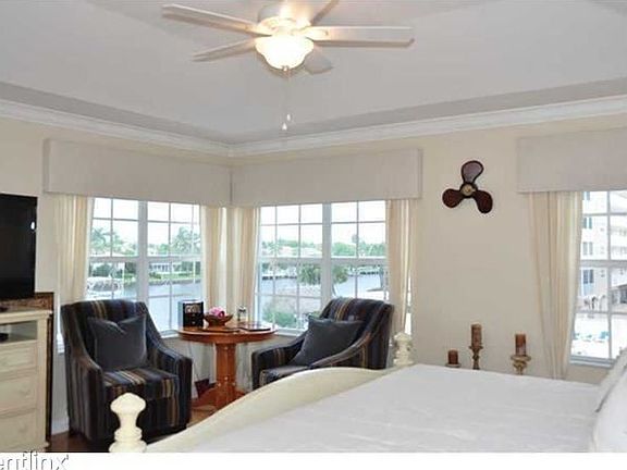2nd image of 1154 Hillsboro Mile APT 11C