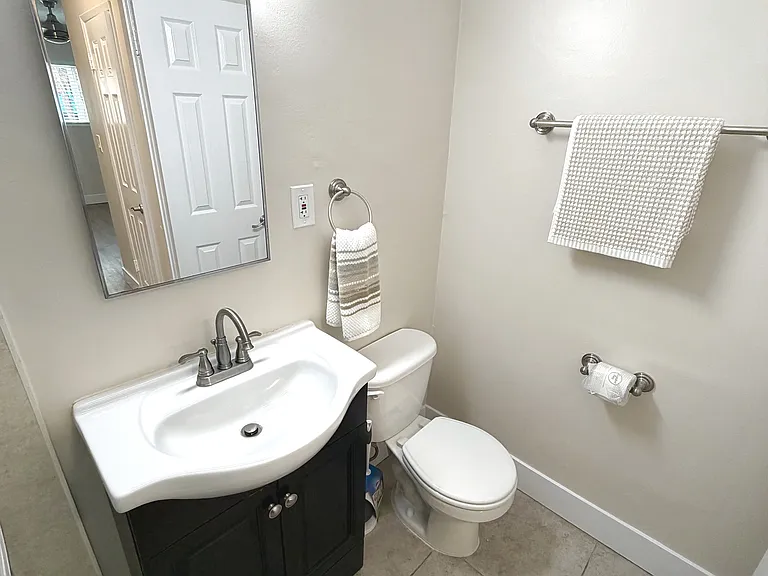 2121 Placentia Ave #G — Photo 16