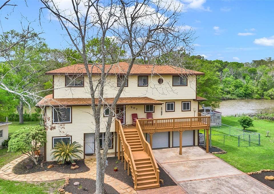 1st image of 507 Shady Oaks Hbr