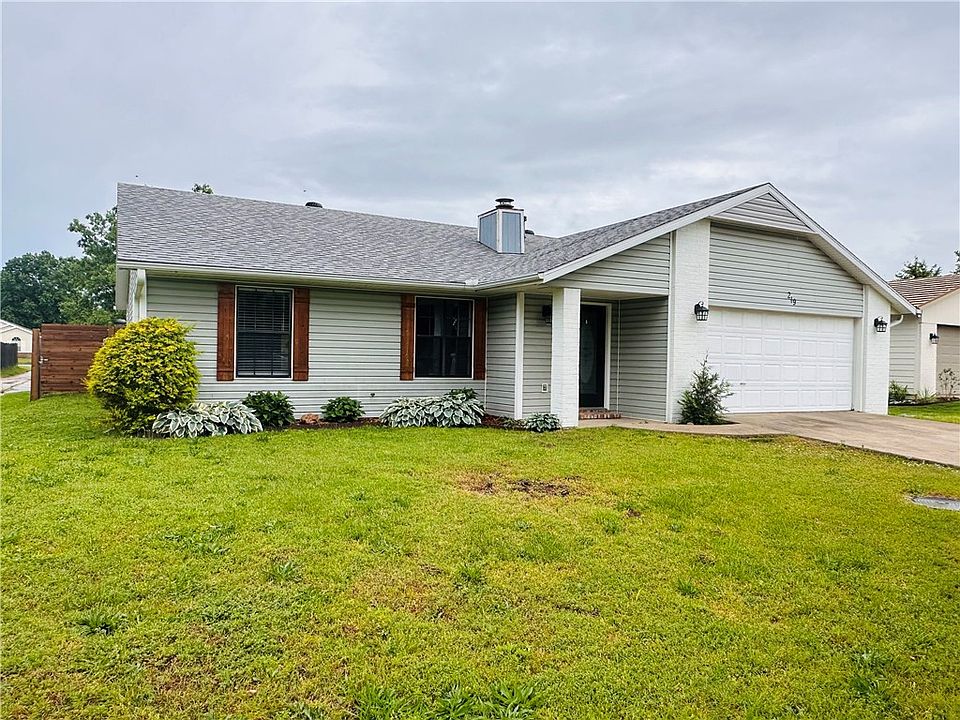 1st image of 219 Winesap Ln