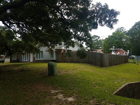 5th image of 1319 Chalmette Ave
