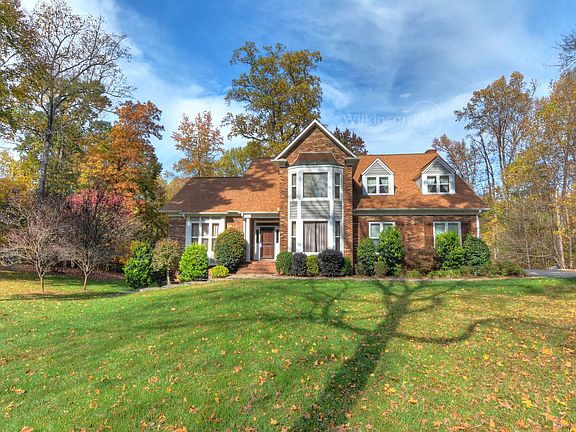 2nd image of 6229 Phyliss Ln