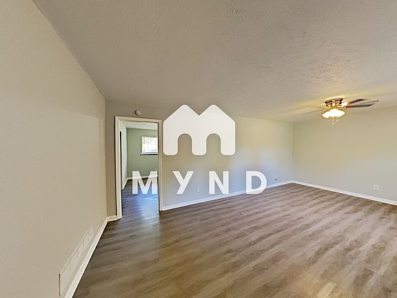 3rd image of 8412 Magnolia Dr