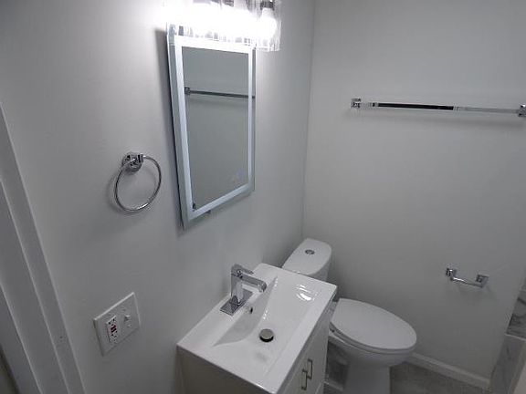 3rd image of 1330 6th Street