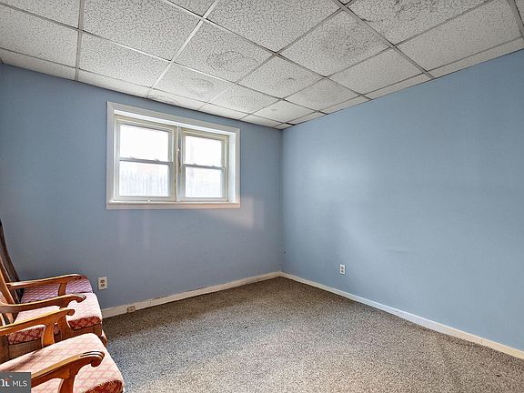 4th image of 825 N Jackson St