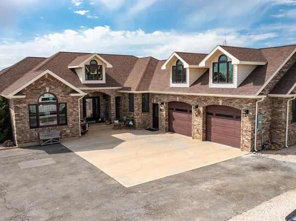 1068 Road 8, Powell, WY 82435