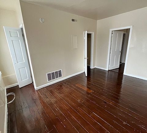 2nd image of 219 S Broadway #223-3