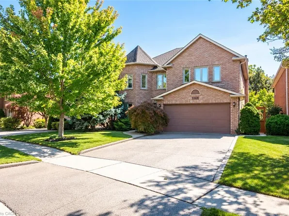 1348 Fieldcrest Ln, Oakville, ON L6M 2W8