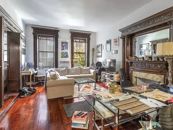 118 East 19th Street image 1 of 6