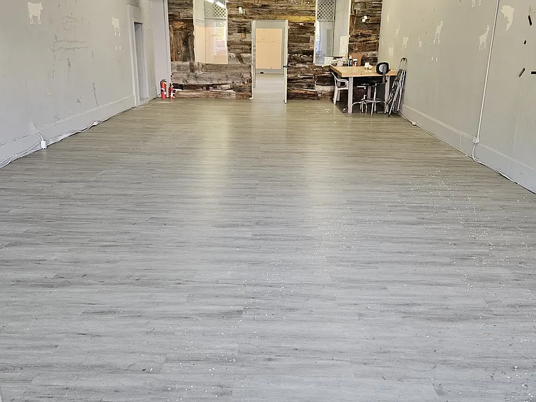428 Main St — Photo 2
