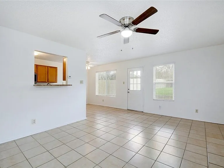 6102 Parkwood Dr #A — Photo 7