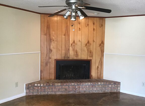 2nd image of 304 Woodale Dr Unit C