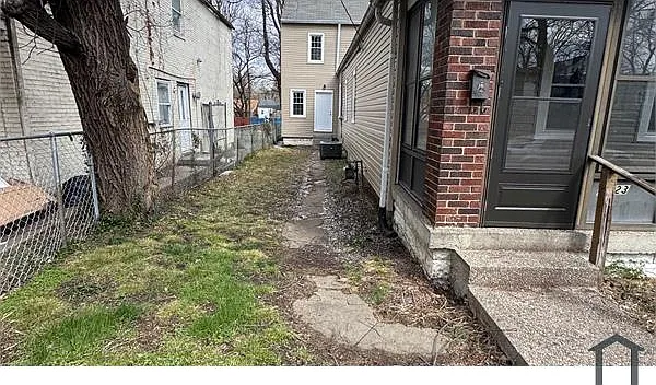 1723 Saint Louis Ave — Photo 2