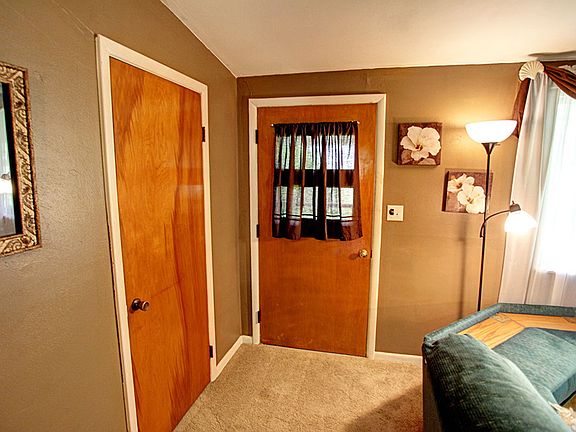 3rd image of 4082 Gardenview Dr