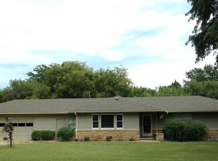 632 N Prosperity Ln, Andover, KS 67002