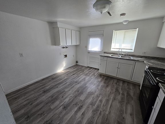 3rd image of 1723 Duchess Dr #3