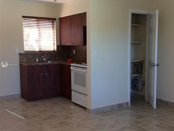 3rd image of 1324 NE 127th St APT 8