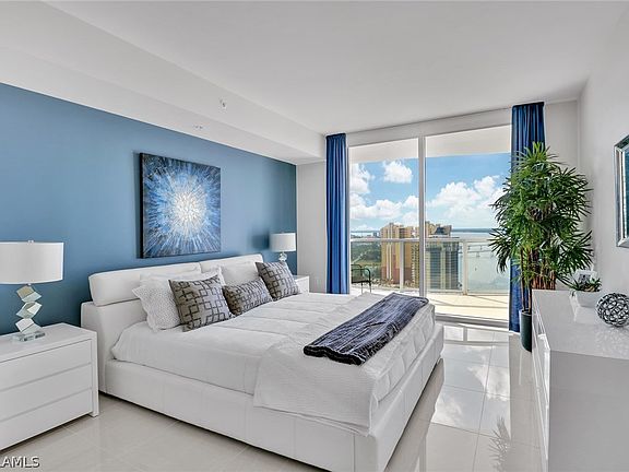 4th image of 3000 Oasis Grand Blvd W #3004