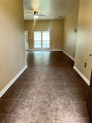 3 bed, 2.0 bath, 1682 sqft, $1,800 — Photo 3