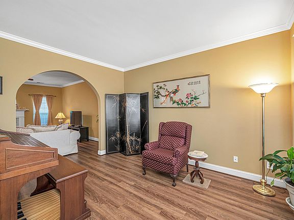 3rd image of 517 White Stone Way