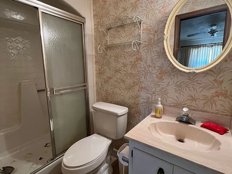913 New Bedford Dr — Photo 12