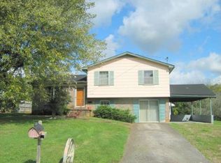 1378 Green Acres Dr, Newport, TN 37821