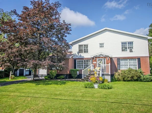 215 Evergreen Dr, Cape Breton, NS B1M 1A6