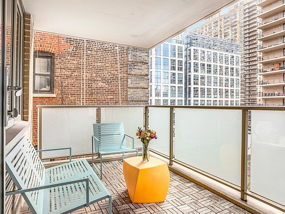 2nd image of 315 W 70th St APT 7C