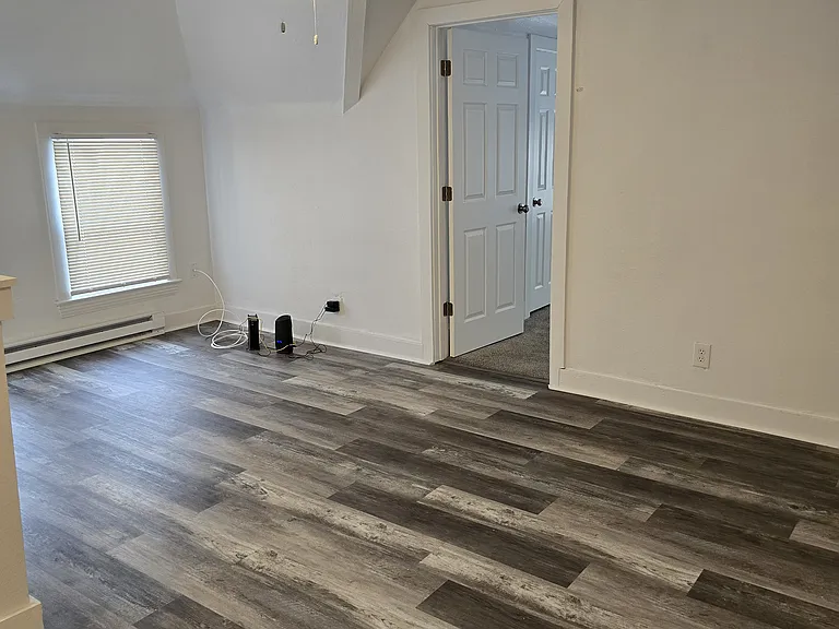 1564 E 82nd St #3 — Photo 22