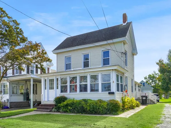 4210 Main St, Chincoteague, VA 23336
