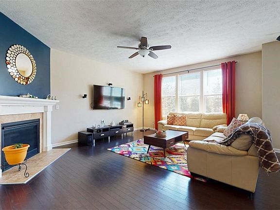 3rd image of 265 W Legend Ct