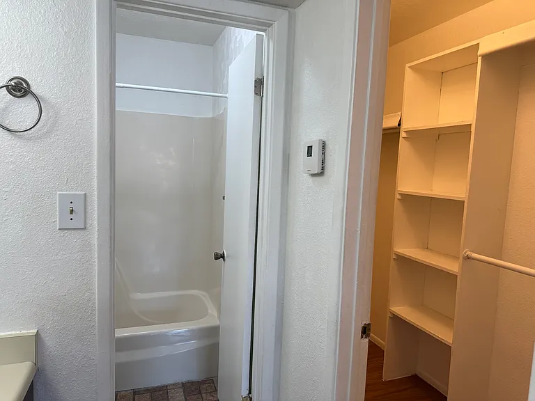 1603 W Denton Ln — Photo 8